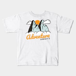 Mountain - Adventure awaits Kids T-Shirt